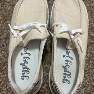 Gypsy Jazz Cream Canvas Shoes